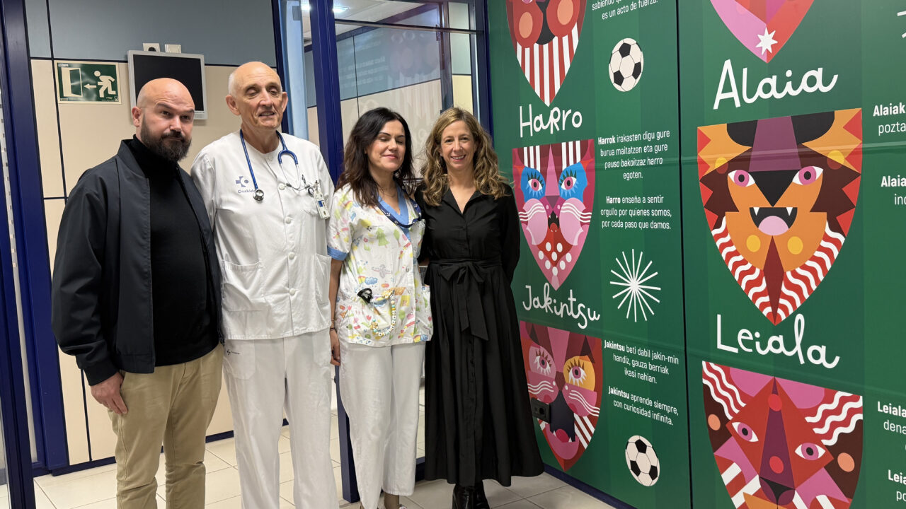 Las Urgencias Pediátricas del Hospital de Cruces se visten del Athletic