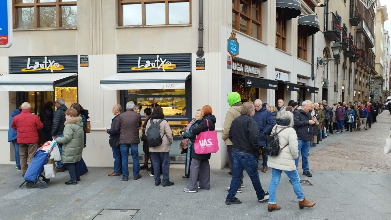 Bilbao se rinde ante las croquetas de Lautxo: colas interminables cada Navidad