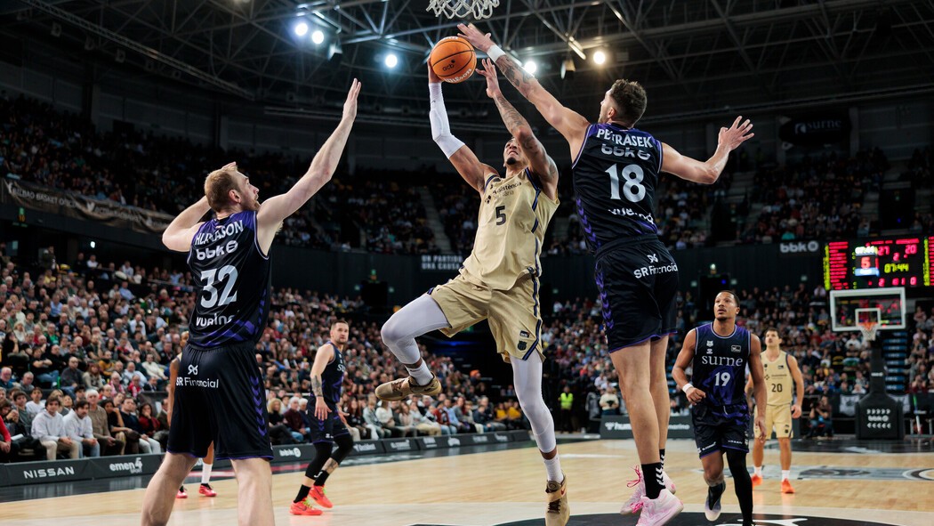 El Surne Bilbao, a un paso del milagro navideño ante el FC Barcelona