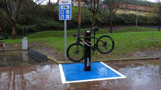 Bizkaia sigue apostando por la bicicleta con la ampliación de su red de Bizipuntos