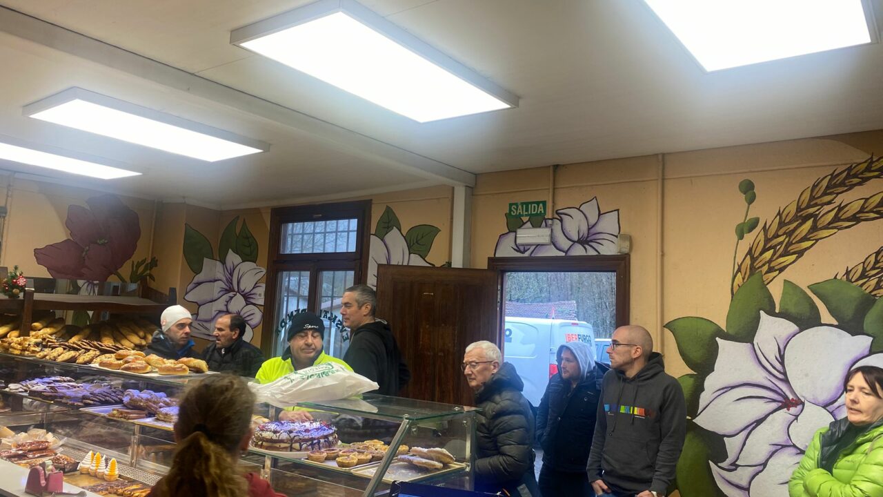El obrador vasco de pastelería que vende 7.000 roscones artesanos
