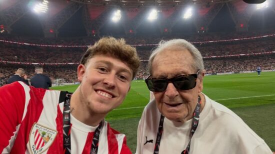 La gran sorpresa de Juanki a su abuelo Don Yoyo… con guiño al Athletic