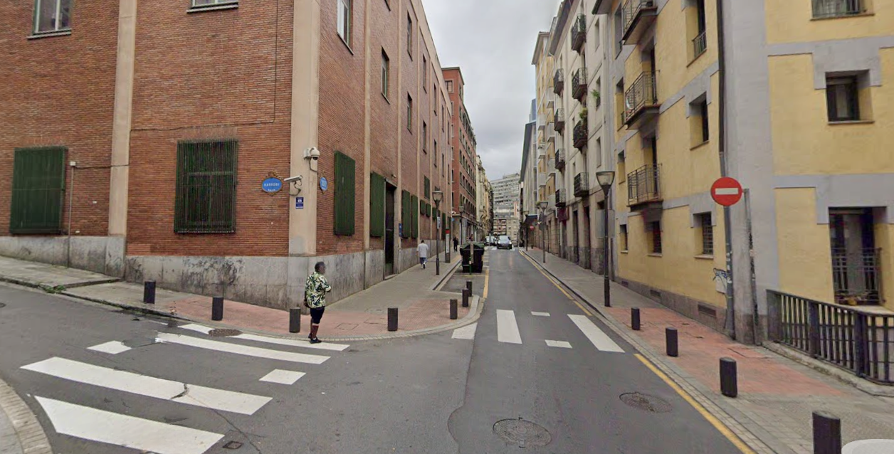 La calle Cortes de Bilbao cerrará al tráfico cuatro días por obras de canalización
