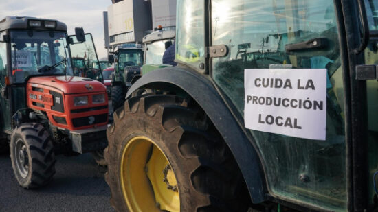 Nueva tractorada en la A-1 contra el acuerdo comercial entre la UE y Mercosur