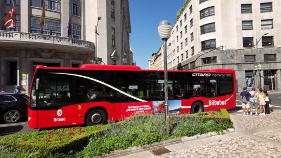 El uso del autobús urbano crece en Euskadi en noviembre, con casi 8,8 millones de viajeros