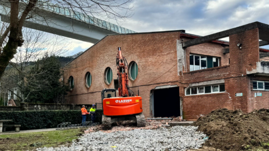 Durango inicia la demolición del polideportivo de Tabira para dar paso a nuevas instalaciones