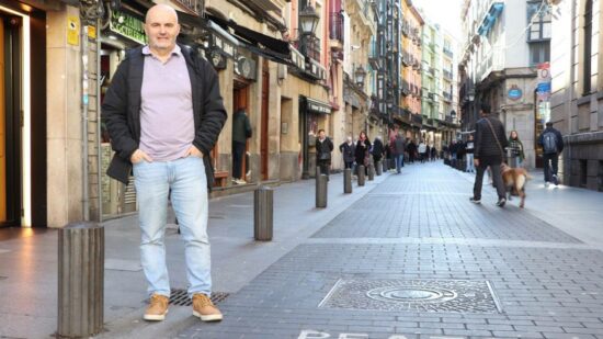 EH Bildu pide un mapeo de los bolardos en Bilbao para mejorar la accesibilidad y eliminar barreras a la movilidad