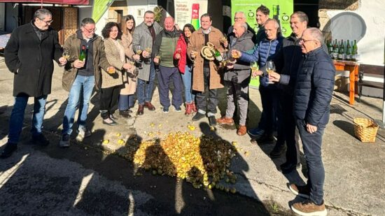 Inaugurada la temporada de sidra en Bizkaia con una cosecha de 98.500 litros