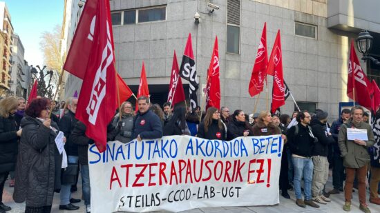9.000 docentes llamados a la huelga por ELA denuncian el incumplimiento de los acuerdos
