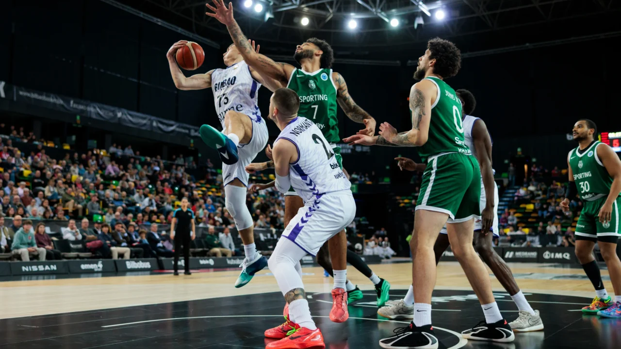 El Surne Bilbao arrolla al Sporting CP y jugará los cuartos de final de la FIBA Europe Cup