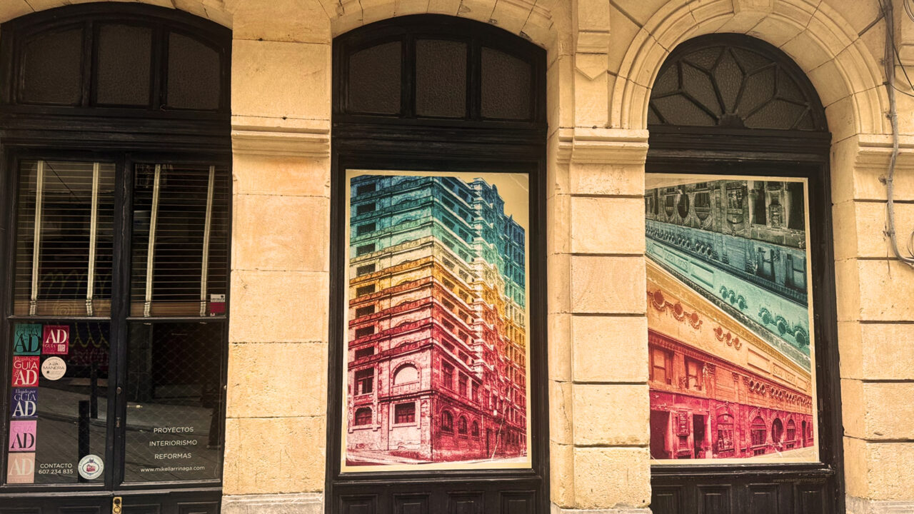 Bilbao impulsa el comercio local con DendART: el arte urbano vuelve a transformar persianas y lonjas vacías