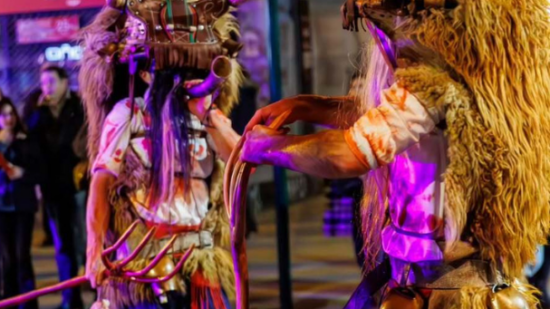 Galdakao y Altsasu firman su hermanamiento tras medio siglo unidos por los carnavales