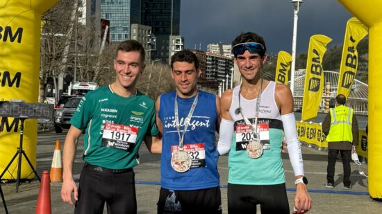 Kevin Viñuela vuela en la histórica Las Arenas–Bilbao y se lleva una de las ediciones más rápidas