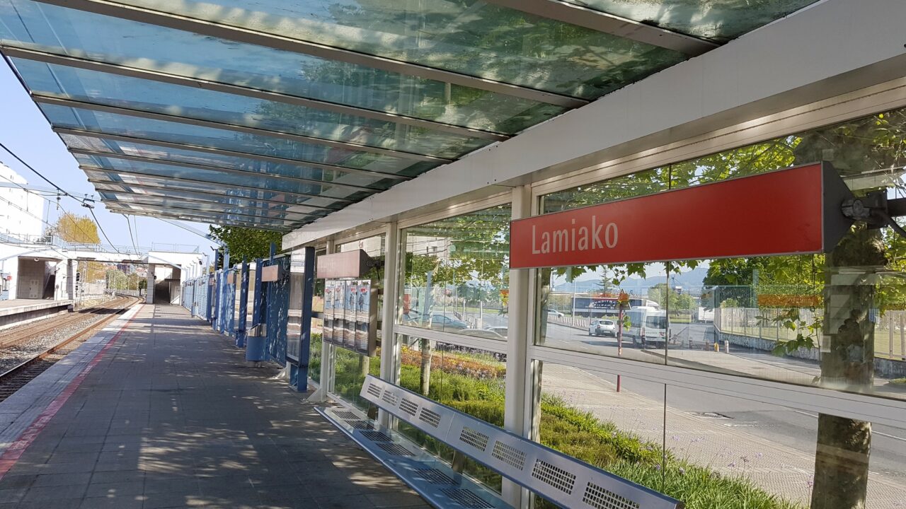 Leioa pide un nuevo estudio de viabilidad para instalar baños públicos en las estaciones del metro