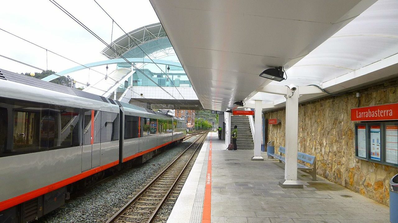 La oposición de Sopela también pide la instalación de baños públicos en el metro