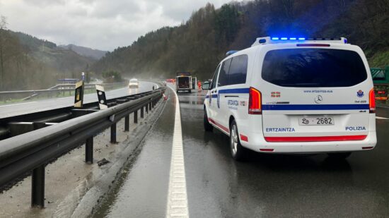 Un conductor resulta herido tras salirse de la calzada en Urduliz