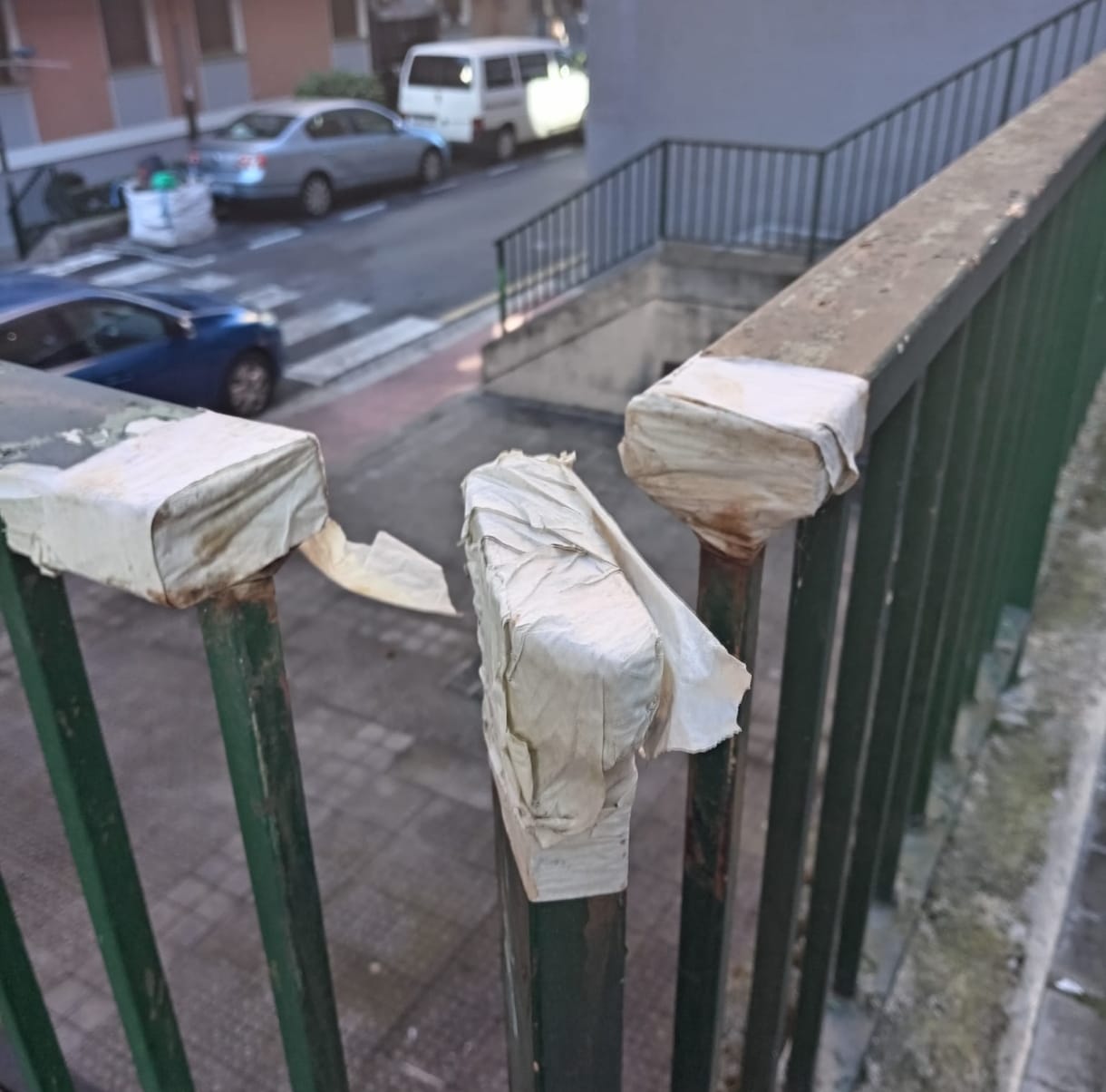 Vecinos de Sarrikue denuncian el mal estado de las barandillas del ...