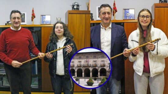 Dos alumnas de Balmaseda se convierten en alcaldesas por un día para conocer desde dentro la gestión municipal