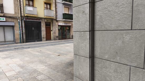 Aumentan las quejas en Bizkaia por el uso de patinetes eléctricos: “Casi me lleva por delante”