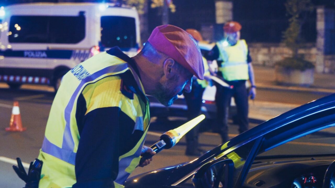 Bilbao refuerza la vigilancia del estado de los vehículos con una campaña especial de control