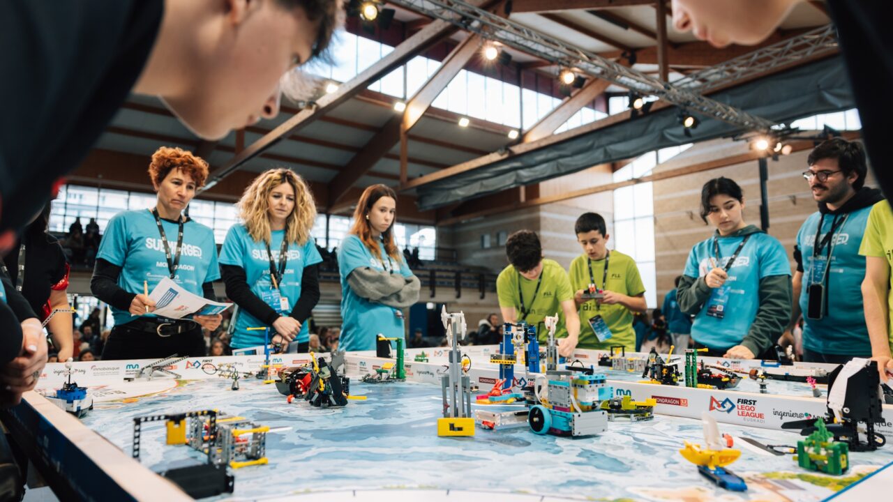 Récord de participación en la 17ª FIRST LEGO League Euskadi: más de 3.400 escolares descubren la ciencia jugando