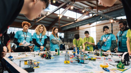 Récord de participación en la 17ª FIRST LEGO League Euskadi: más de 3.400 escolares descubren la ciencia jugando