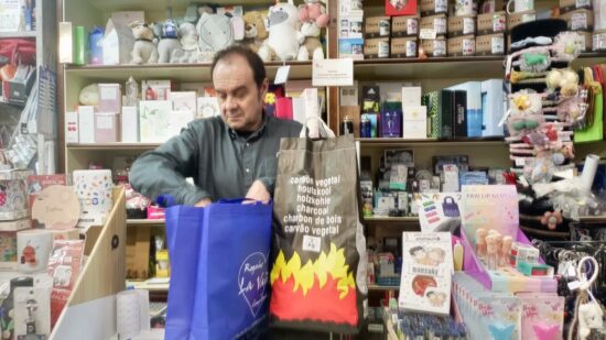 Espe y Chema, comerciantes burgaleses: “Tras el desprendimiento, 24 comercios ayudamos a pueblos aislados”