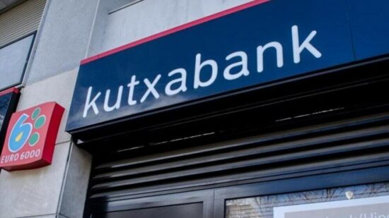 Kutxabank dejará sin cajeros ni Bizum a sus clientes este sábado por la integración con Cajasur