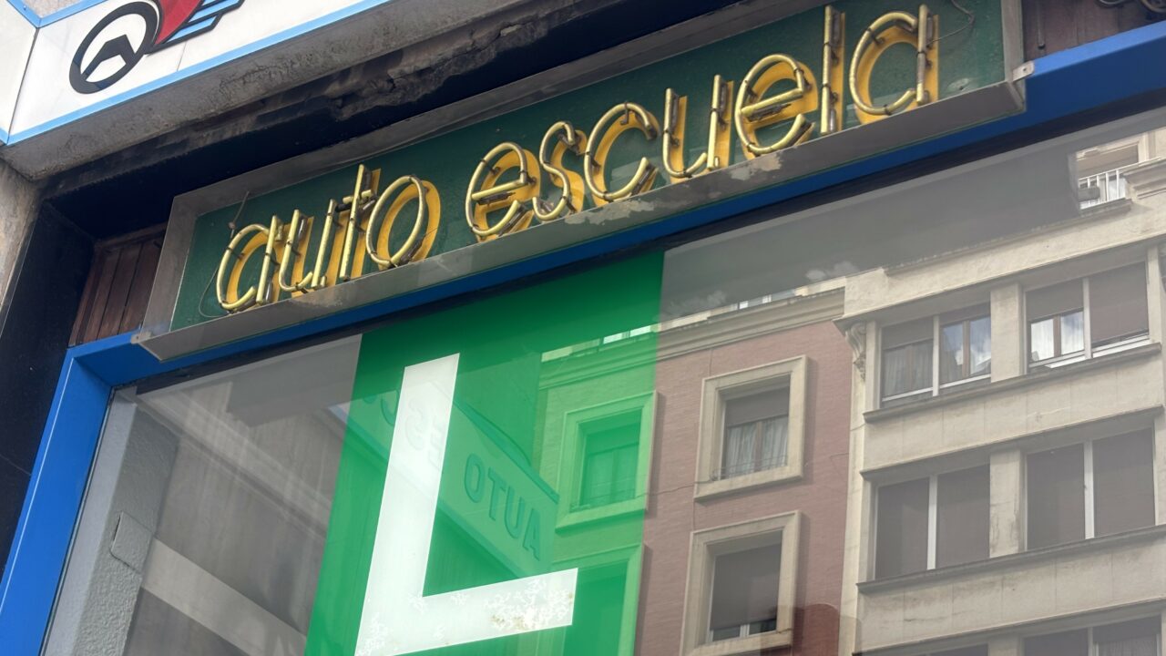 La DGT revoluciona el carnet de conducir: el nuevo examen pone fin al estudio de memoria