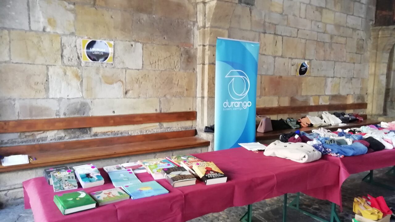 Durango celebra el 13 de marzo su Mercado de Trueque en el pórtico de Andra Mari con intercambio de ropa, libros y juguetes