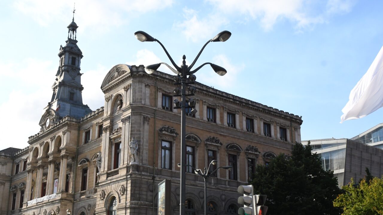 Bilbao lanza su Estrategia Municipal para combatir la soledad no deseada y el aislamiento social