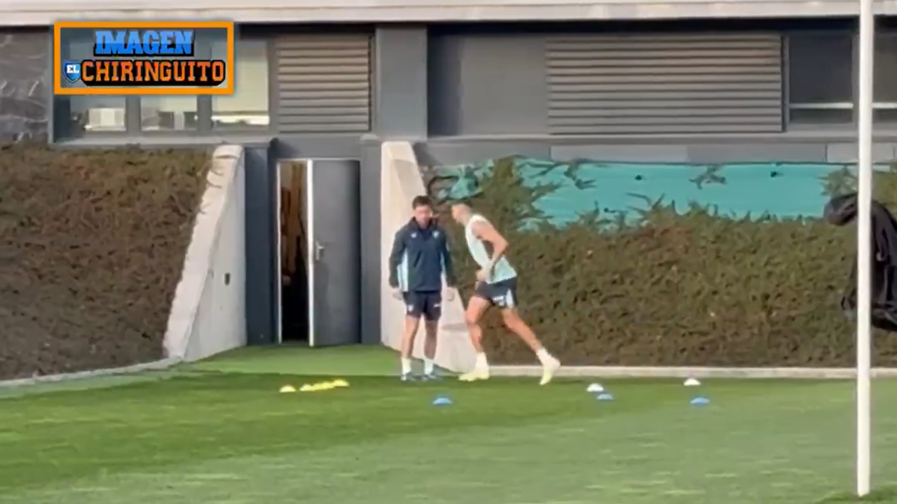 Maroan Sannadi vuelve a pisar el césped de Lezama tres meses después de su operación