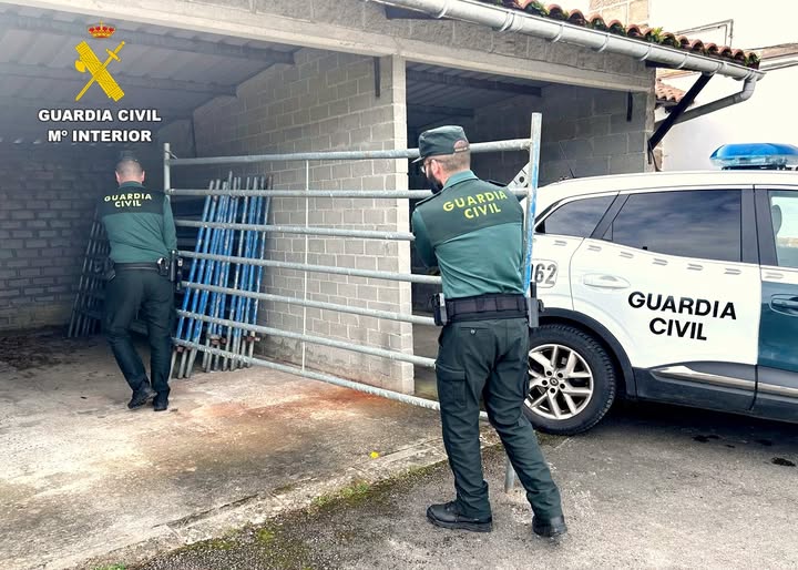 Investigado un vecino de Castro Urdiales por receptación de vallas de ganado robadas en Guriezo