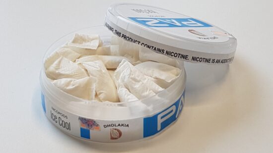 Sanitaria de Cruces ante la llegada del snus a Bizkaia: “Entró en urgencias con media cara paralizada solo por una bolsita”