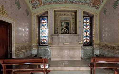 Descubre la capilla secreta en esta tienda del centro de Bilbao que pocos conocen