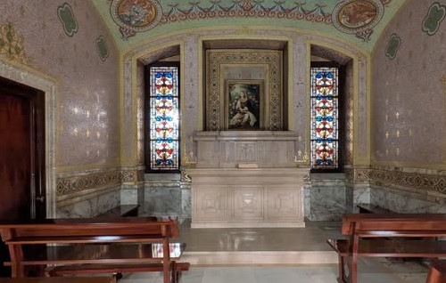 Descubre la capilla secreta en esta tienda del centro de Bilbao que pocos conocen