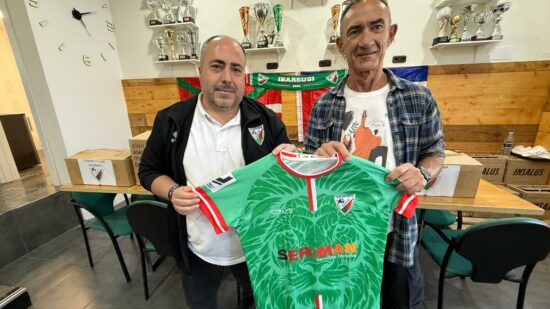 El CD Ibarsusi dona 300 equipaciones a la Fundación Euskadi-Cuba