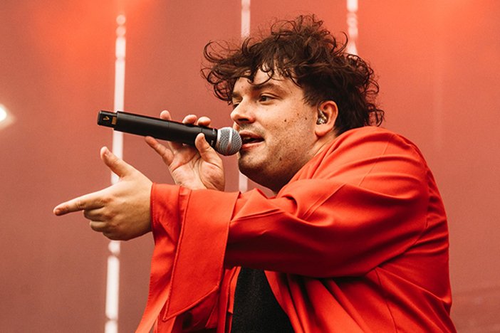 Janus Lester desata expectativas con su nuevo disco y anuncia un gran concierto en Donostia