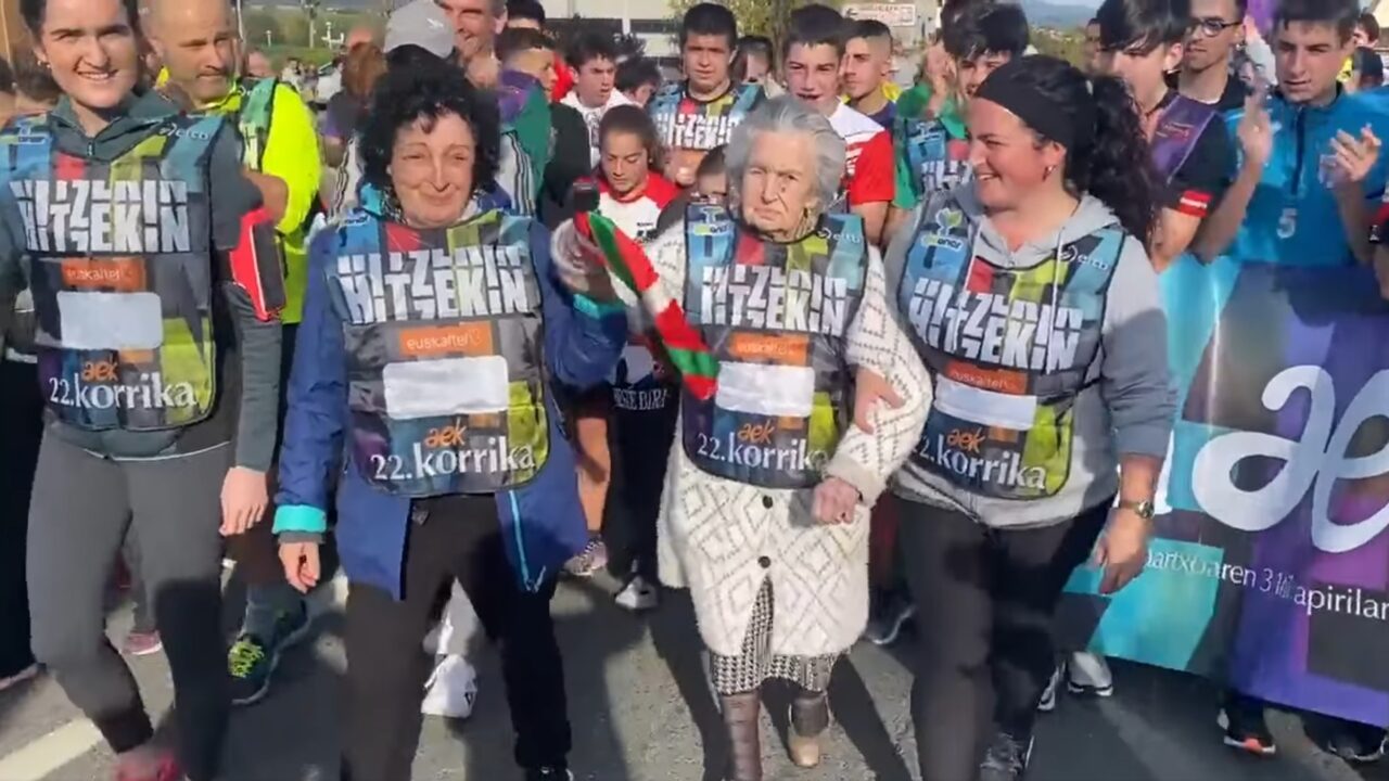 Fallece Dolores, la querida amama de Loiu que corrió la Korrika con 96 años