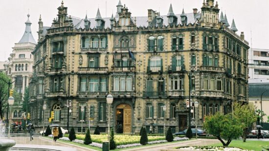 El Palacio Chávarri de Bilbao abre sus puertas: fechas y cómo reservar las visitas guiadas gratuitas