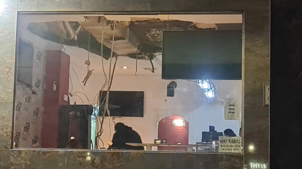 Siete heridos tras el derrumbe del techo en la cafetería Ibiltoki de Galdakao