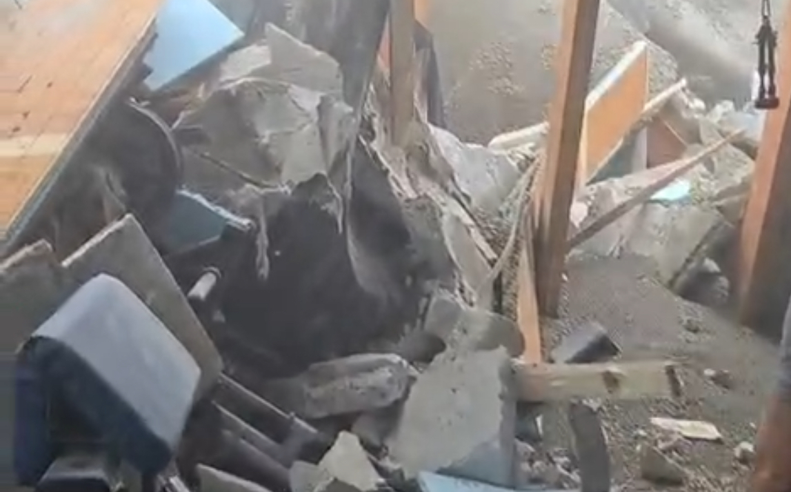 Se desploma parte del techo del gimnasio municipal de Ortuella sin causar heridos