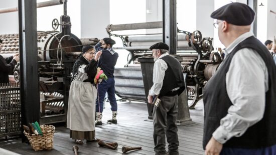 La Encartada Fabrika-Museoa revive 1918 con su única visita dramatizada anual dedicada a las mujeres trabajadoras