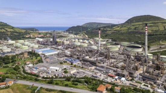 Vecinos de Muskiz y Abanto Zierbena denuncian que Petronor les «está matando»