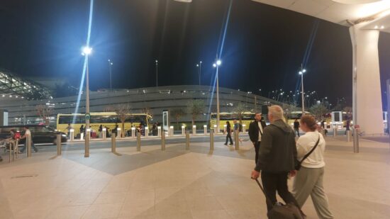 Bilbaínos atrapados en Abu Dhabi por los ataques a Oriente Próximo: «Se oyen explosiones cerca»