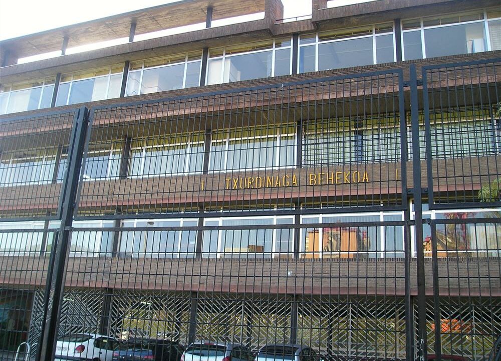 El instituto Txurdinaga Behekoa de Bilbao dejará de impartir bachillerato desde el 2027