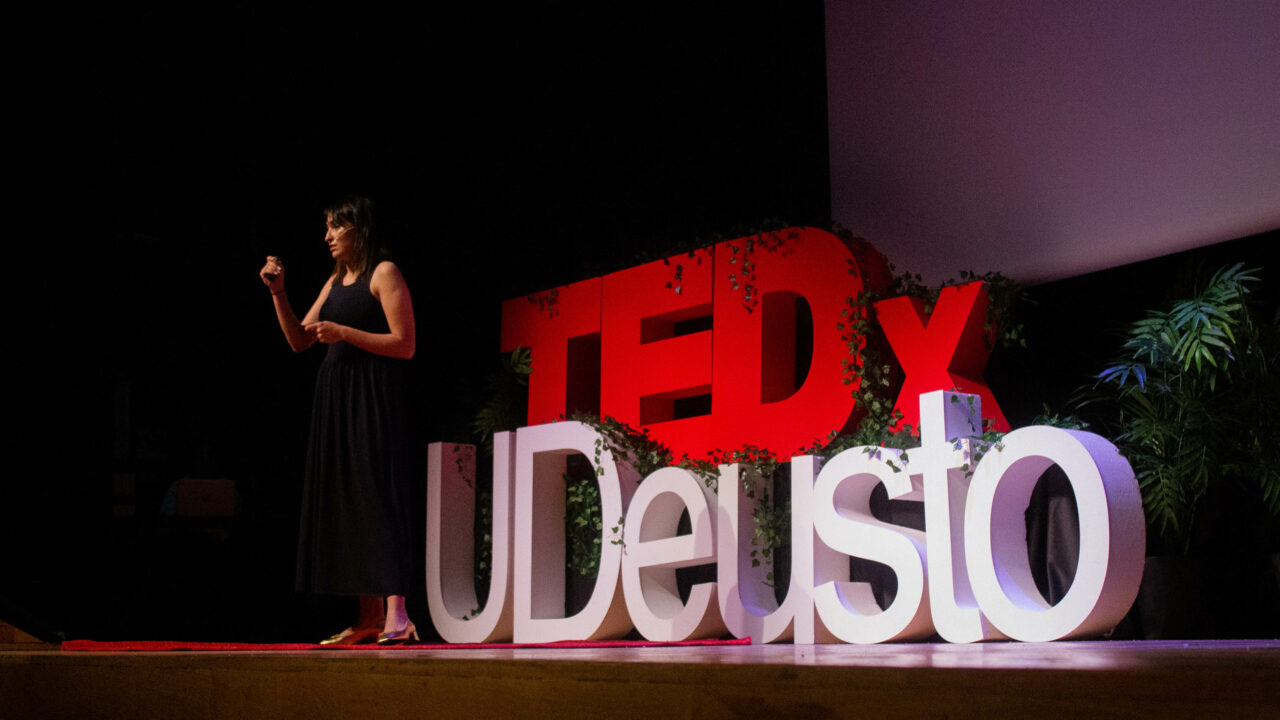 Esto es un verdadero CAOS: TEDxUDeusto roza el sold out en el Euskalduna