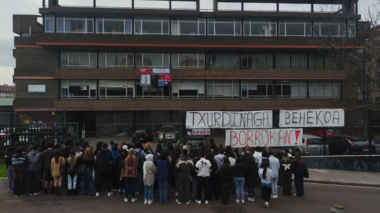 Maialen, estudiante del Instituto Txurdinaga Behekoa: “Me quitan el centro donde por fin me siento yo misma”