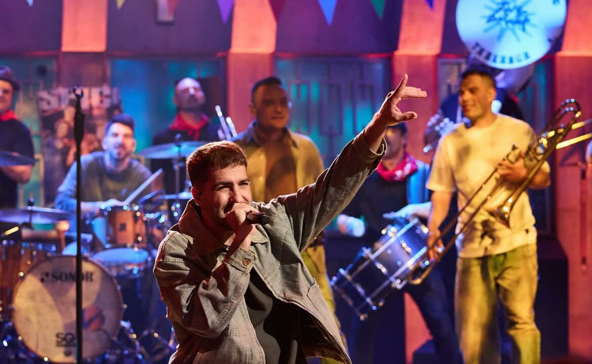 El euskera arrasa en ‘La Revuelta’: ETS convierte el plató de Broncano en una fiesta