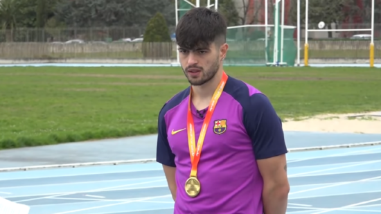 Markel Fernández, campeón de España en 400m: «Es hora de que Bizkaia tenga una pista cubierta»